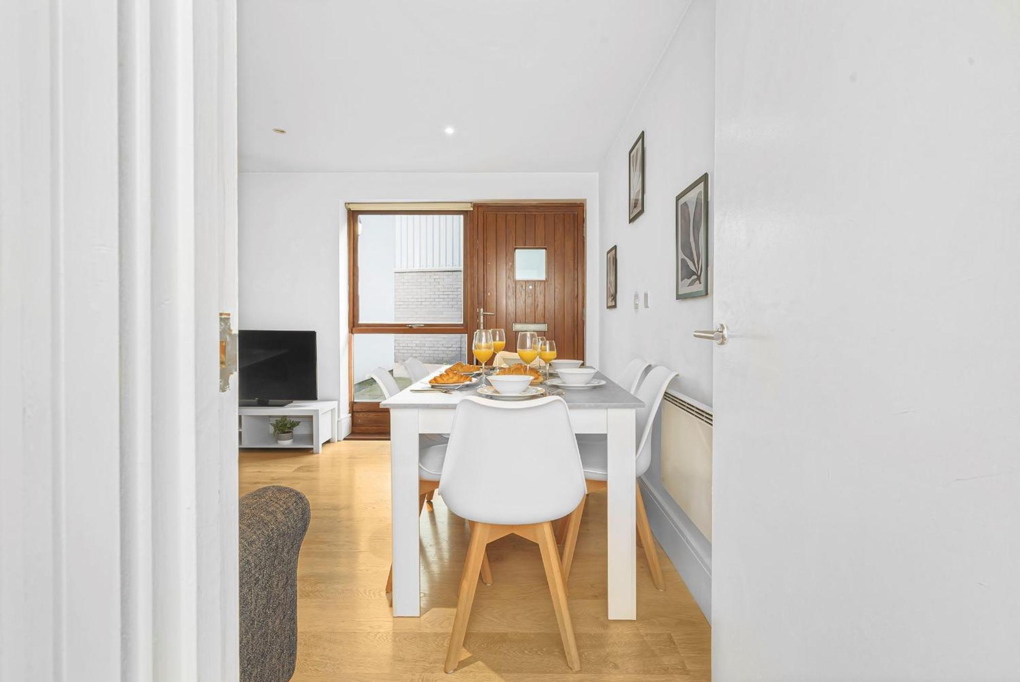 King'S Cross - 2Br With Terrace - Cityapartmentstay London Kültér fotó