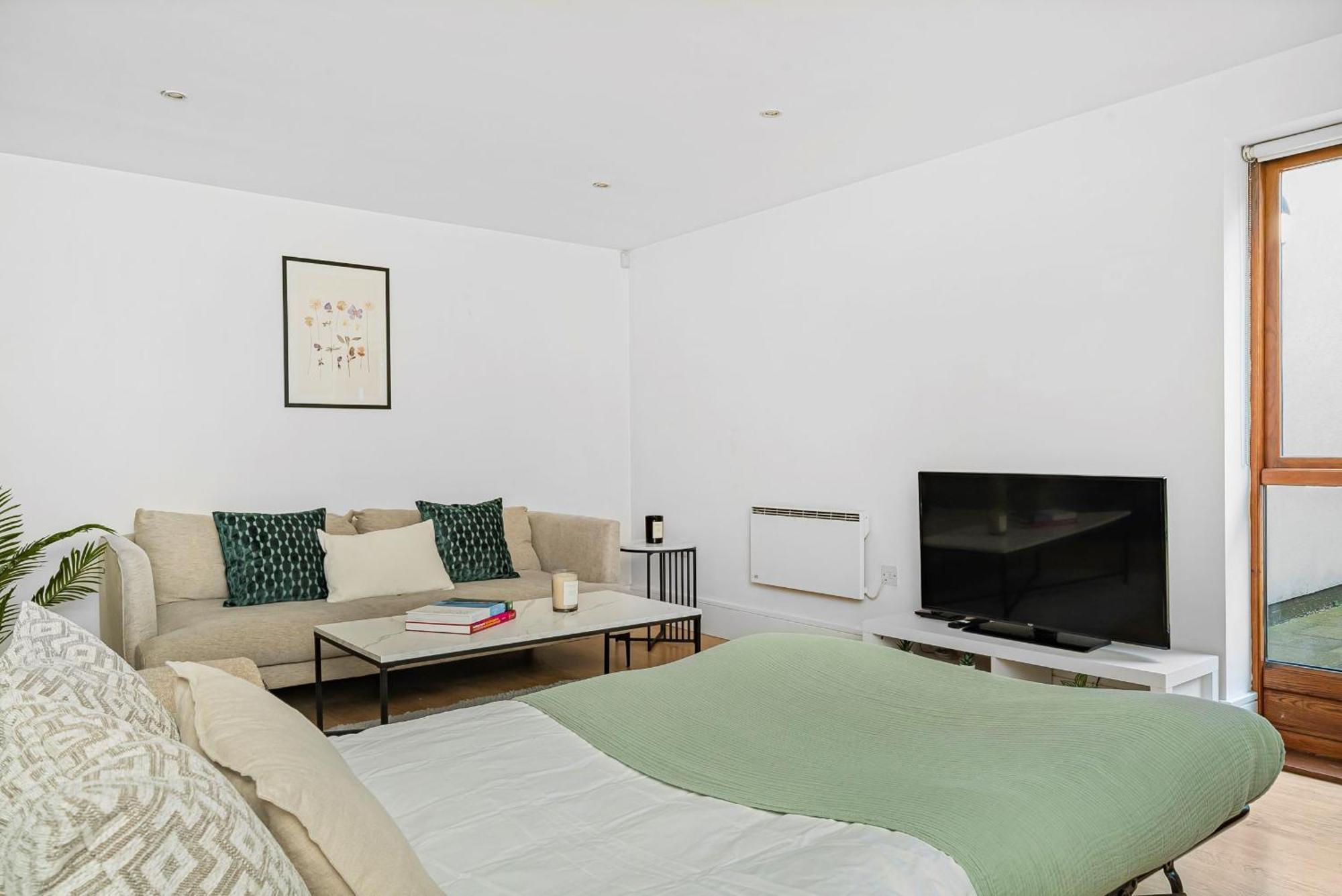 King'S Cross - 2Br With Terrace - Cityapartmentstay London Kültér fotó